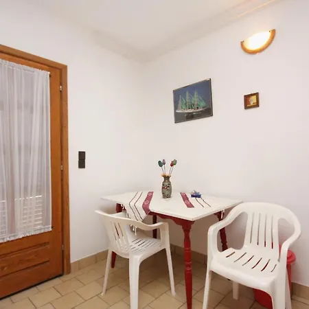 With A Parking Space Porat, Krk - 5322 Apartment Malinska